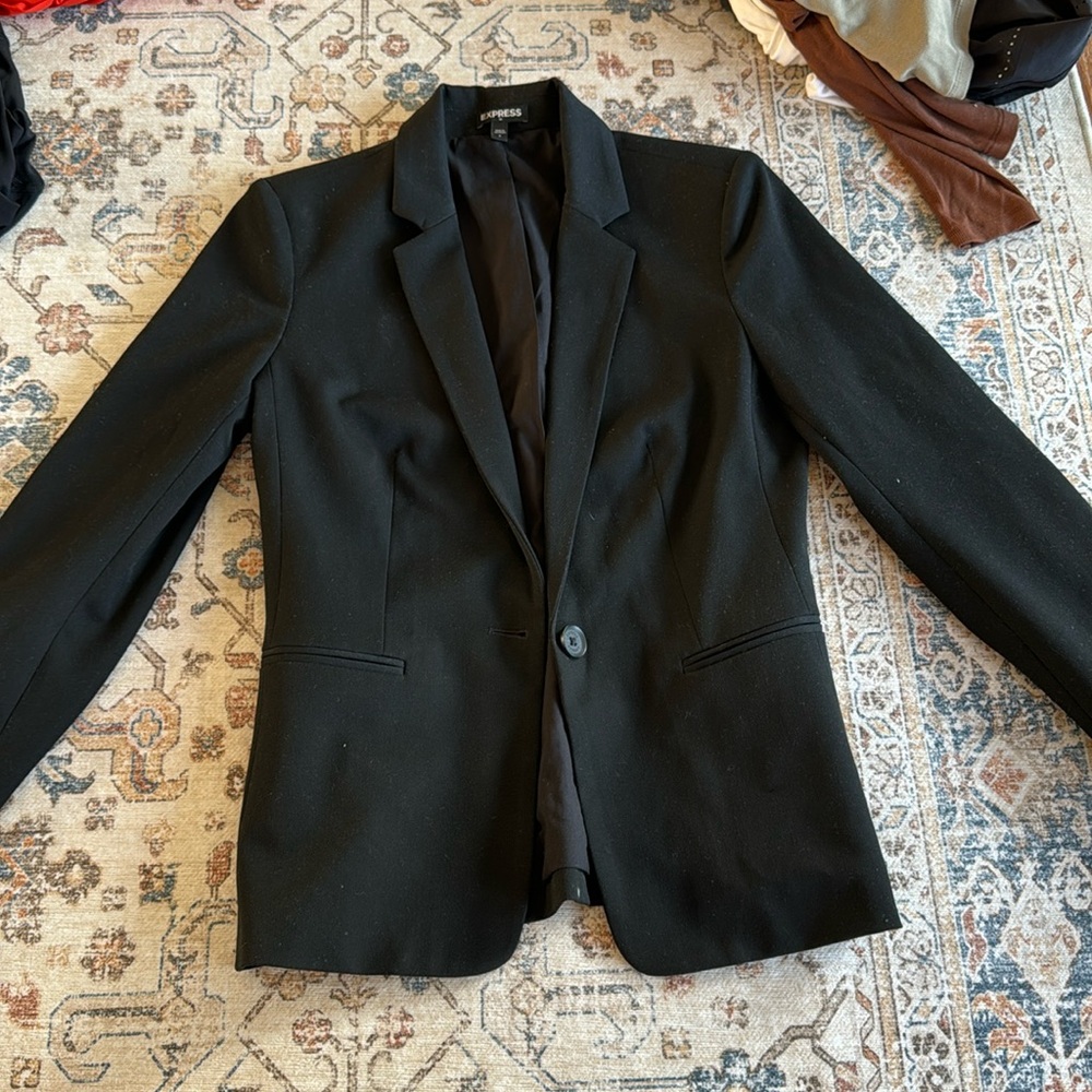 Express - Editor One Button 24" Blazer Black